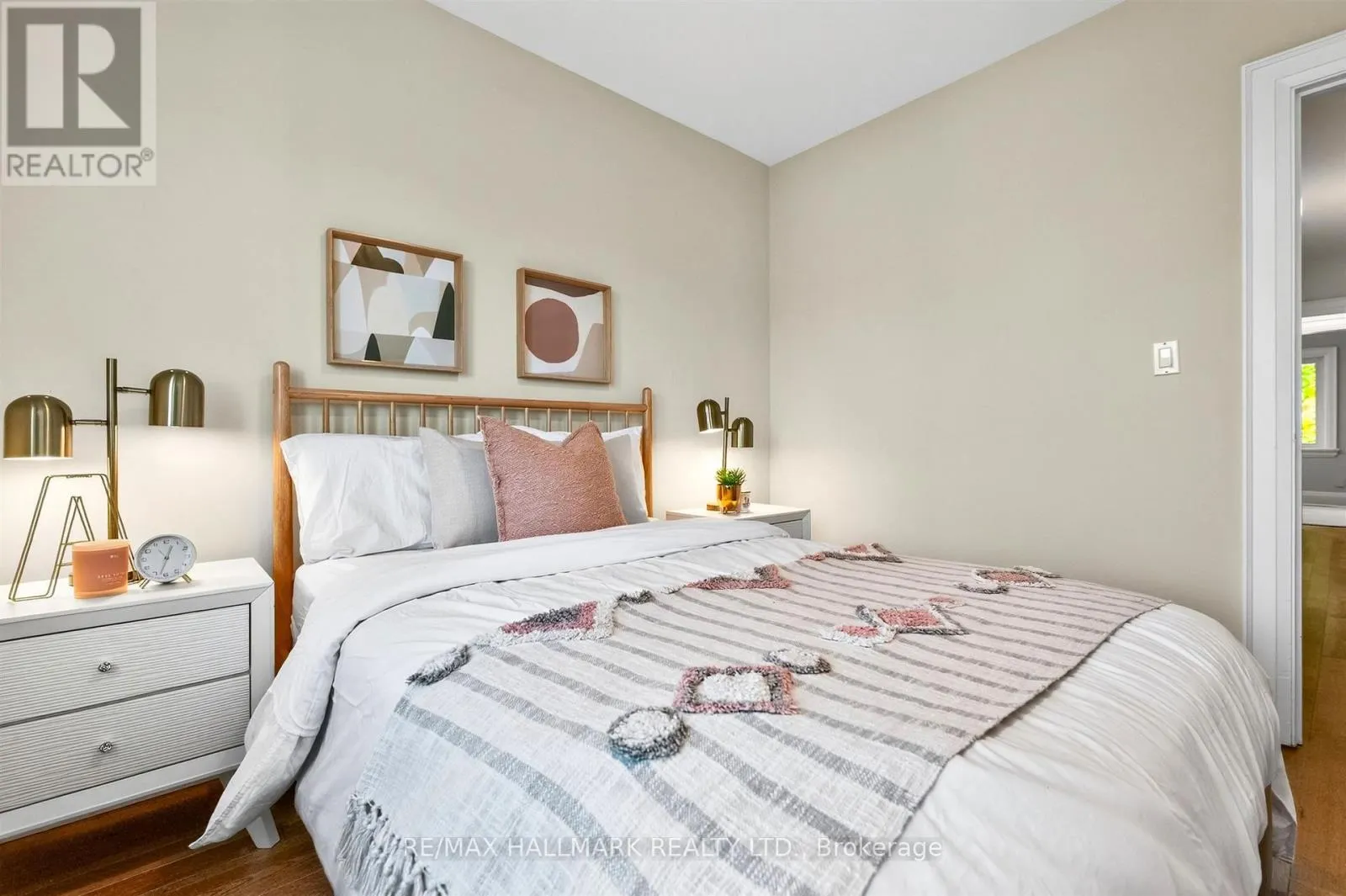 384A MONTROSE AVENUE