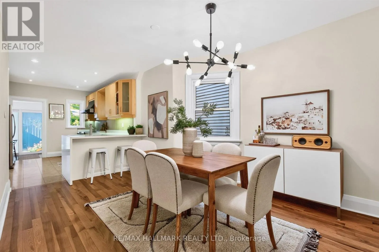384A MONTROSE AVENUE