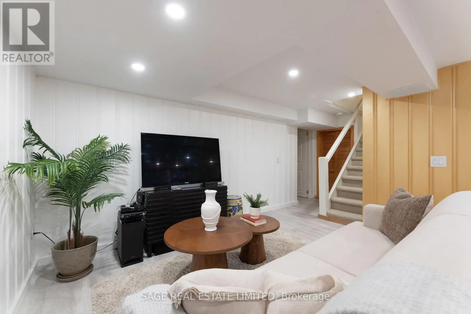 43 ORIOLE ROAD