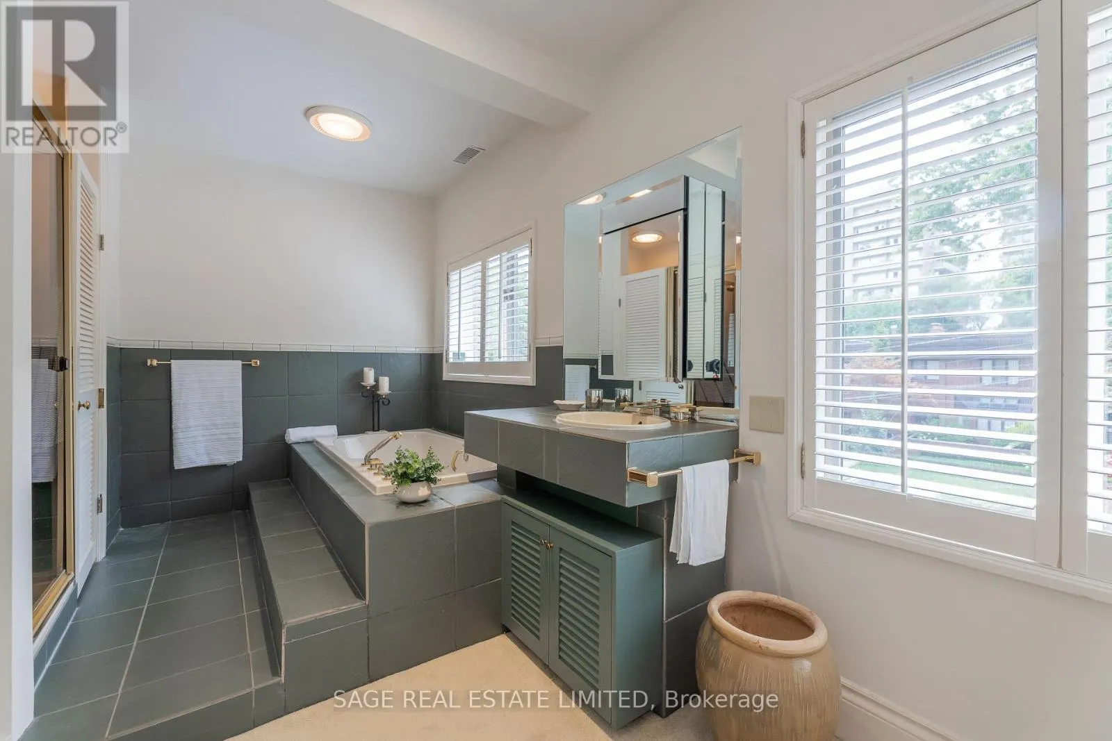 43 ORIOLE ROAD