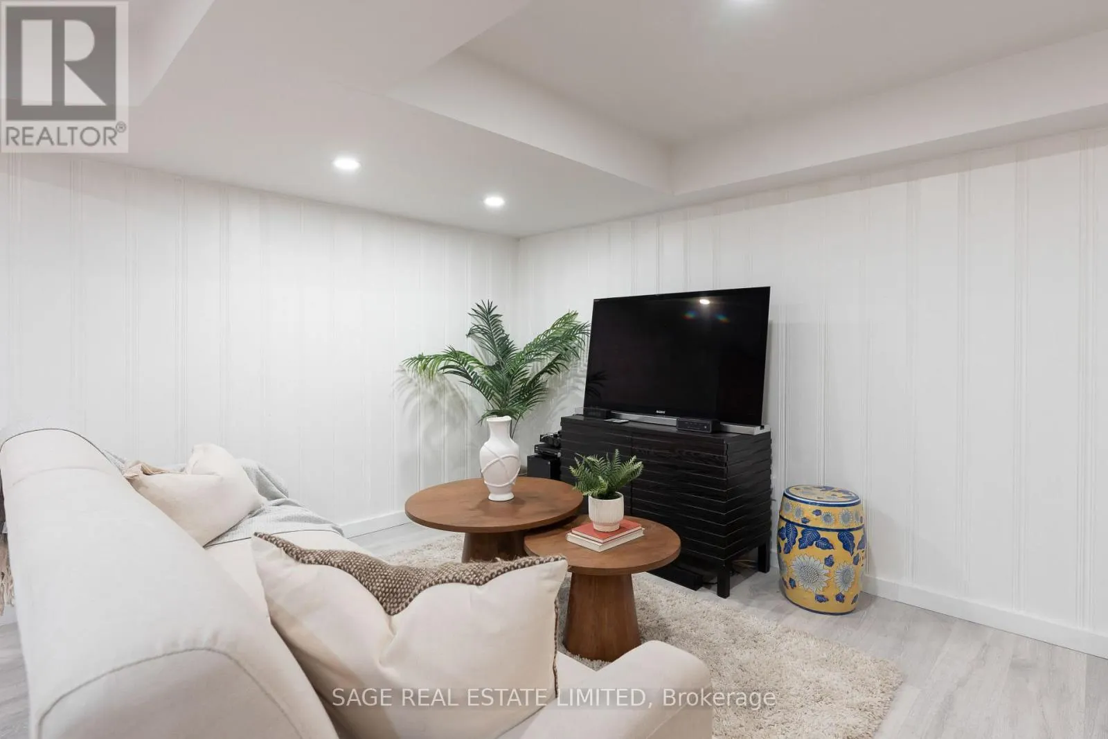 43 ORIOLE ROAD