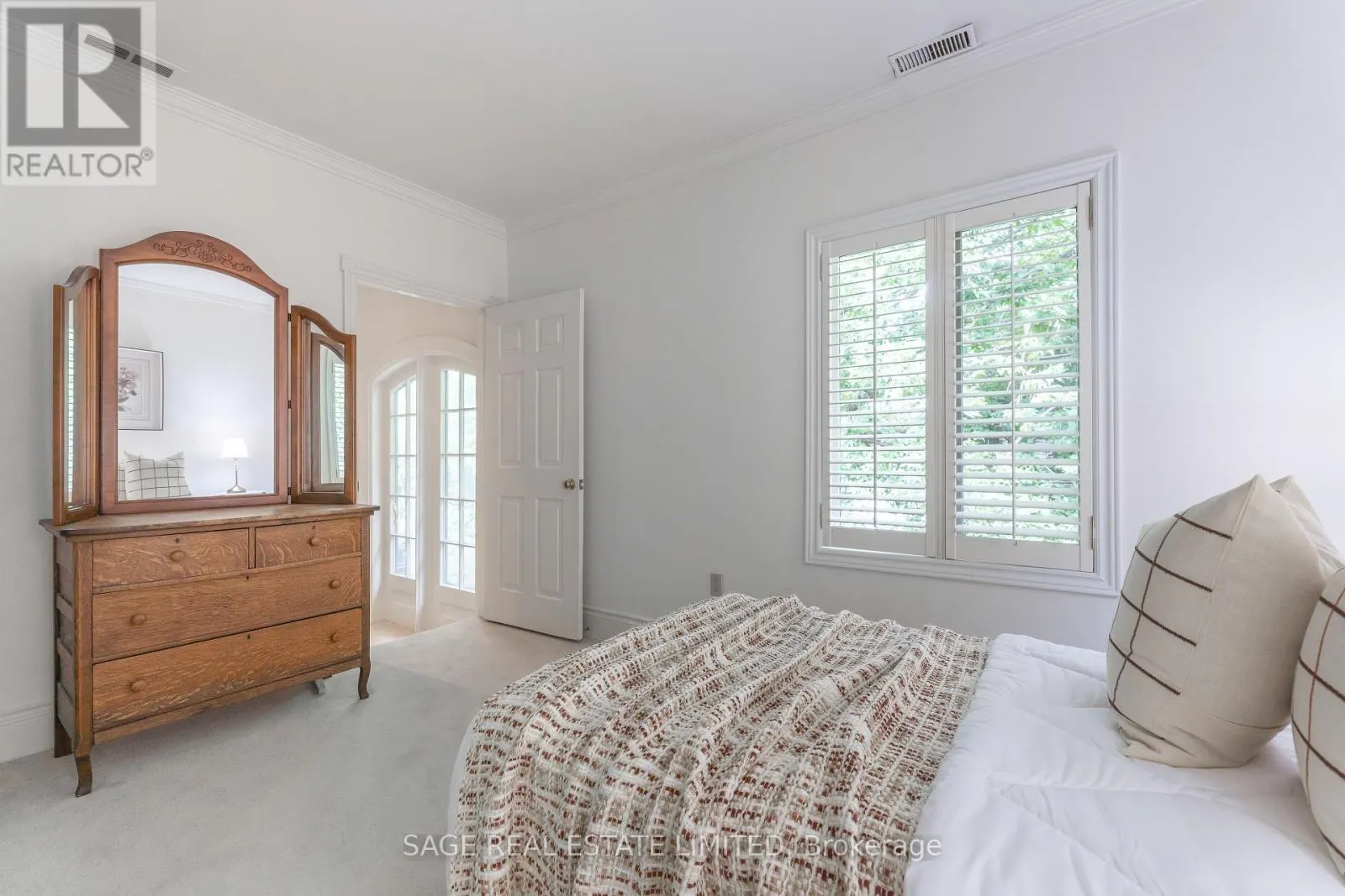 43 ORIOLE ROAD