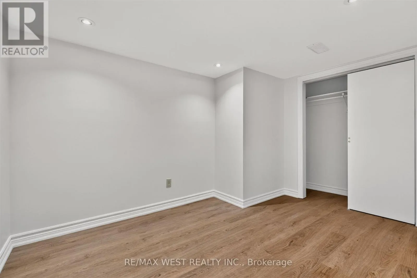 LOWER - 722 DUFFERIN STREET