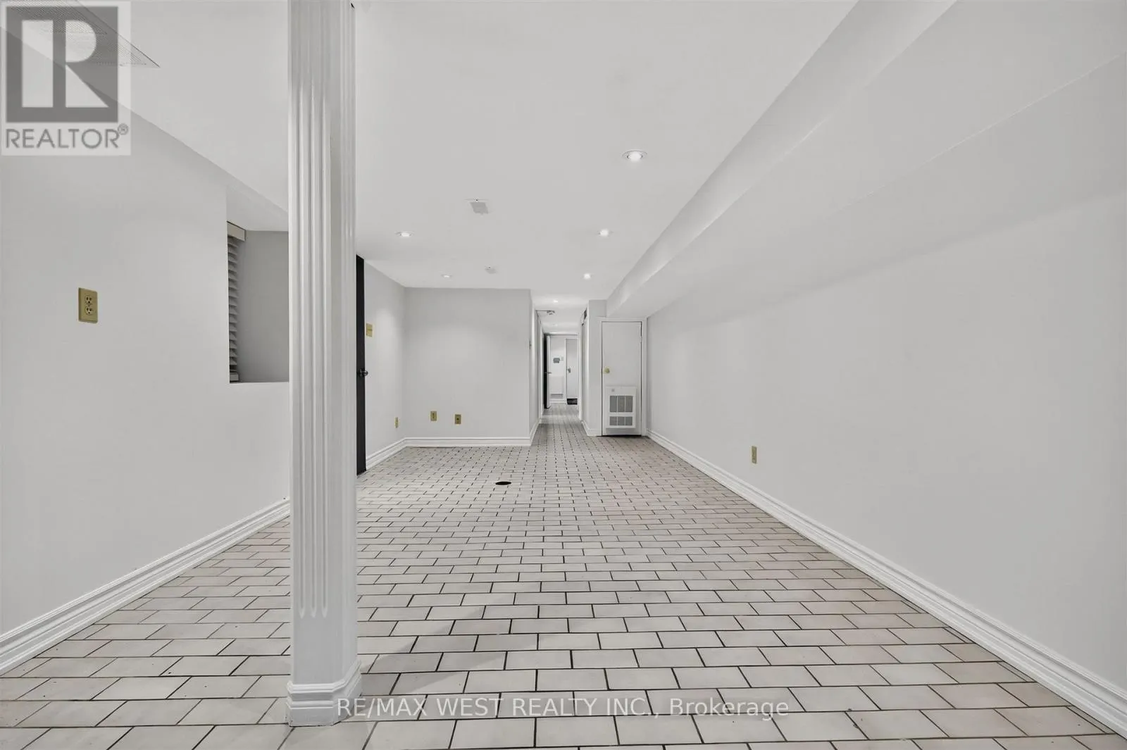 LOWER - 722 DUFFERIN STREET