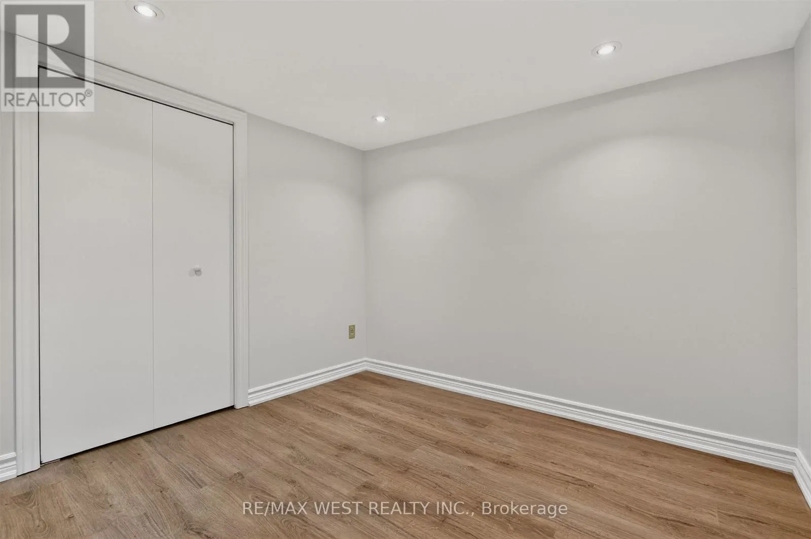 LOWER - 722 DUFFERIN STREET