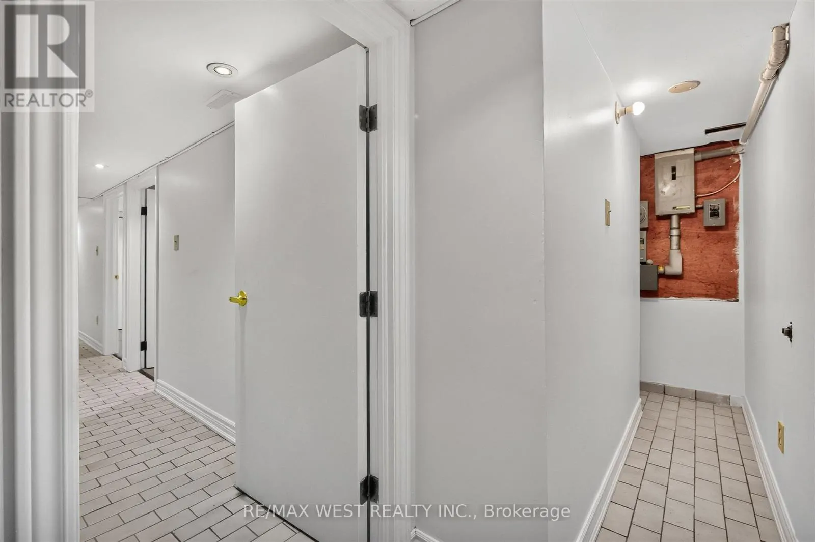 LOWER - 722 DUFFERIN STREET