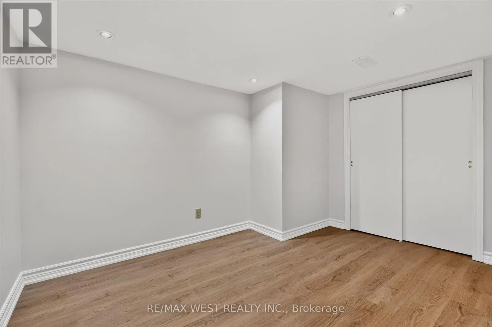 LOWER - 722 DUFFERIN STREET