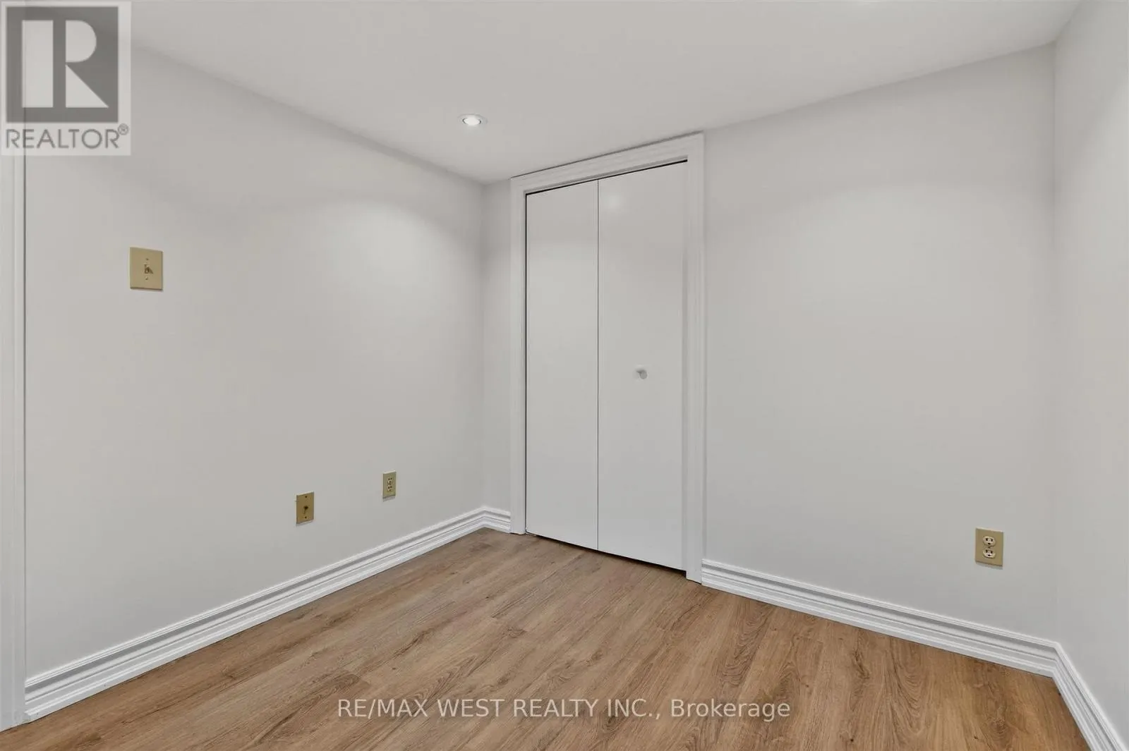LOWER - 722 DUFFERIN STREET