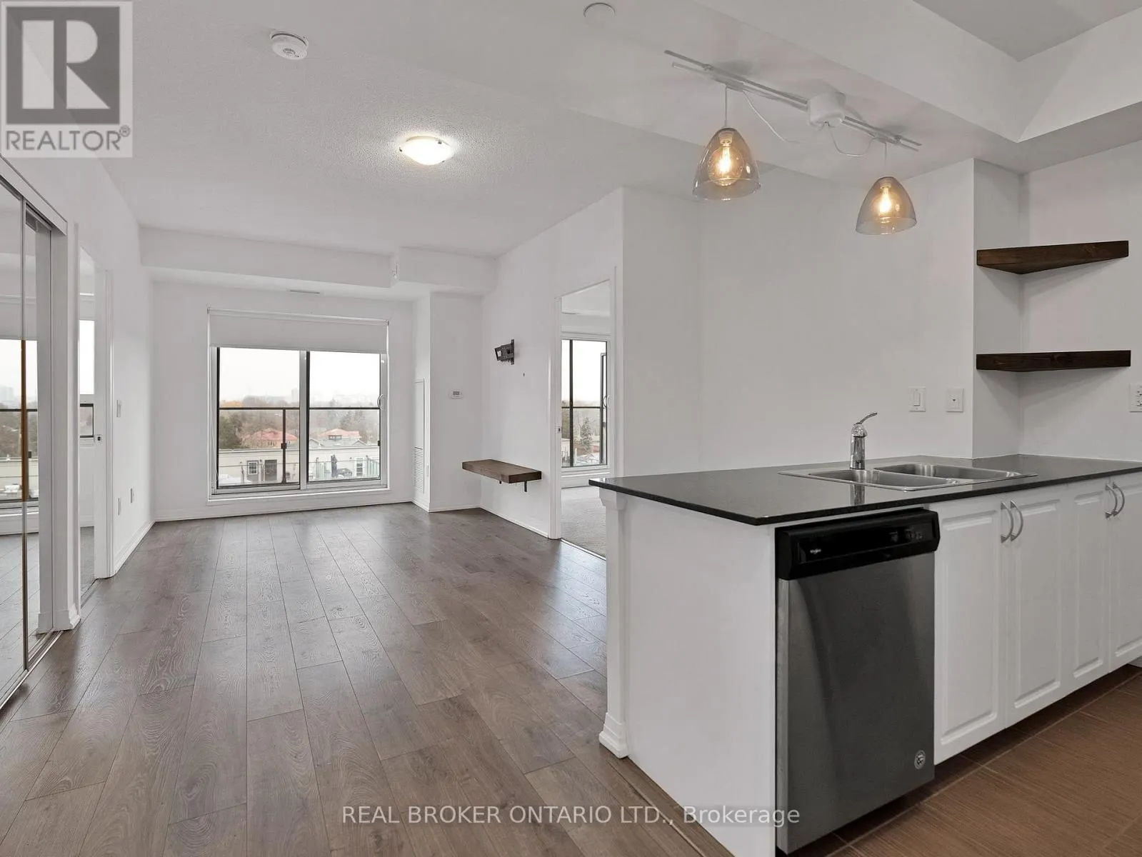 706 - 741 SHEPPARD AVENUE W