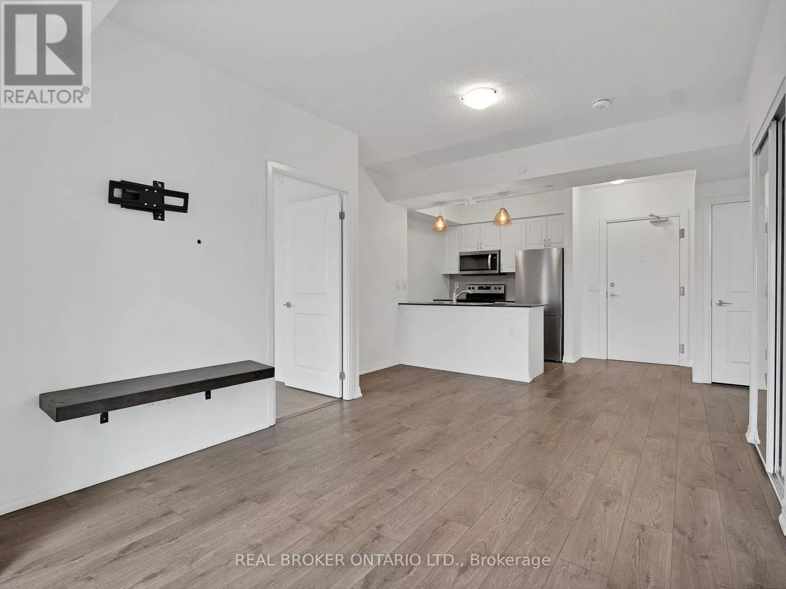 706 - 741 SHEPPARD AVENUE W