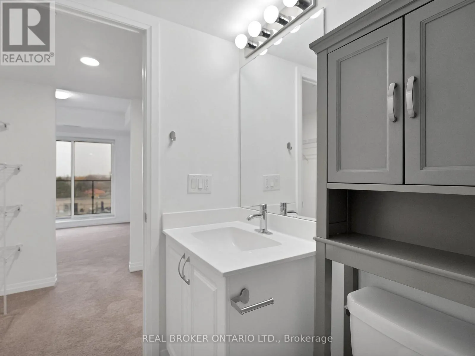 706 - 741 SHEPPARD AVENUE W