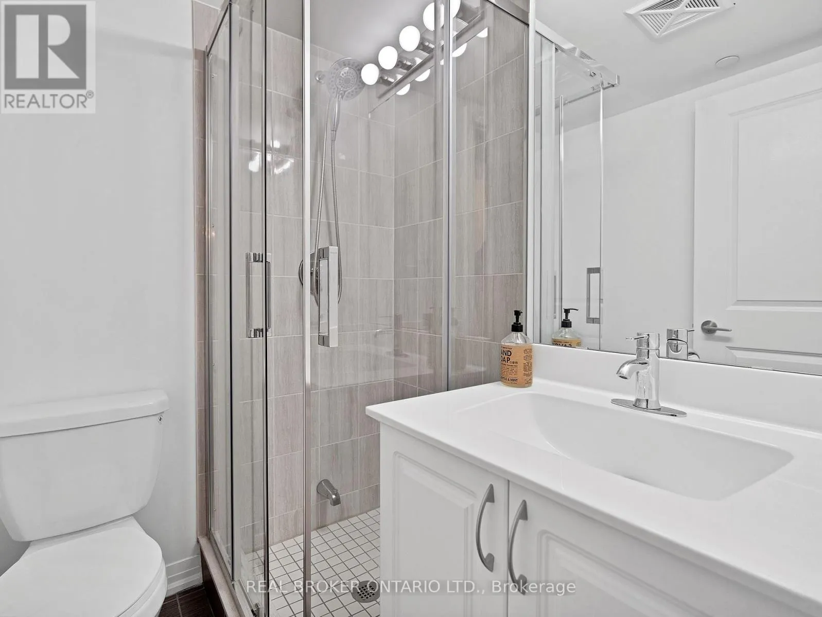 706 - 741 SHEPPARD AVENUE W