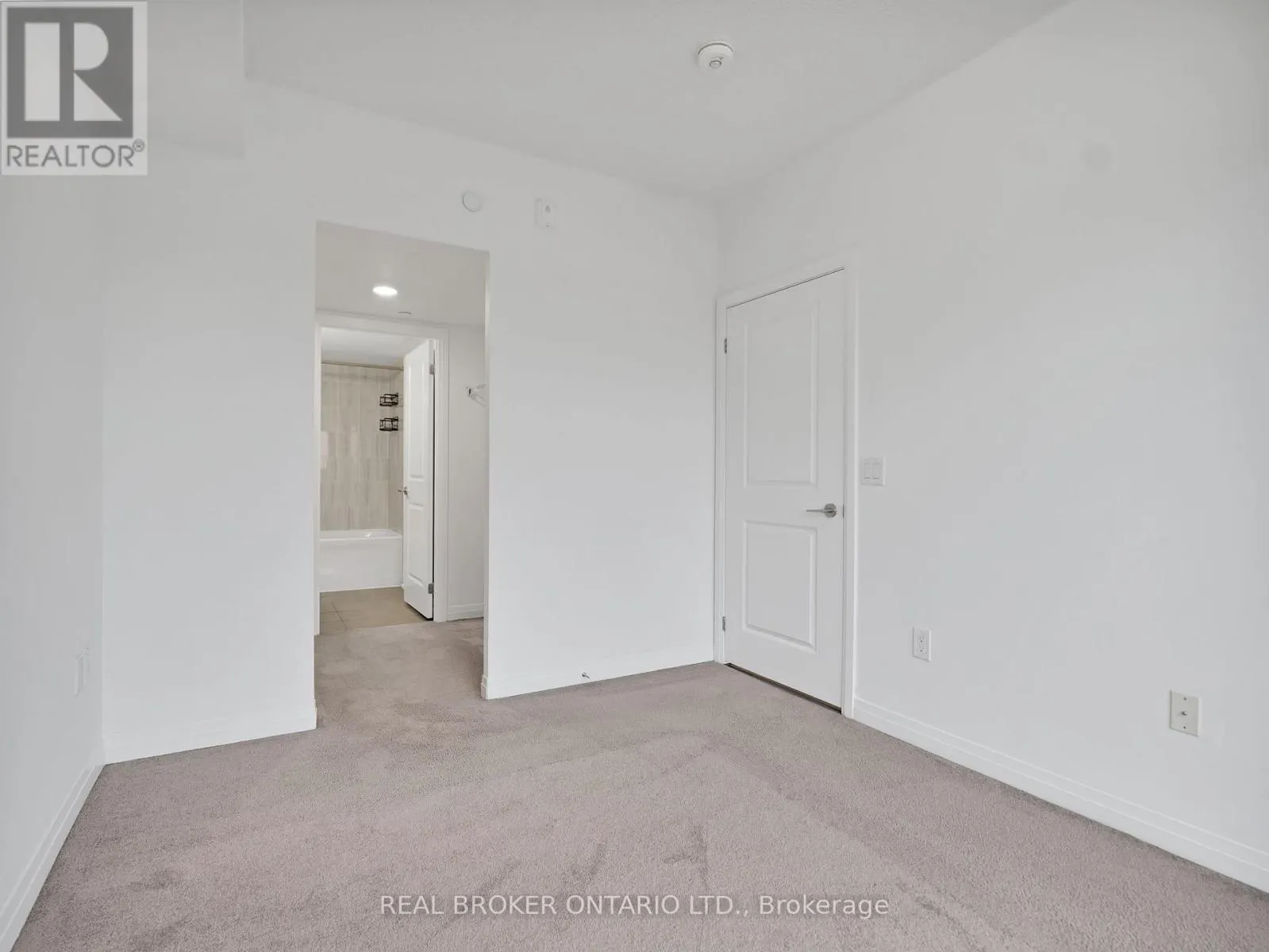 706 - 741 SHEPPARD AVENUE W