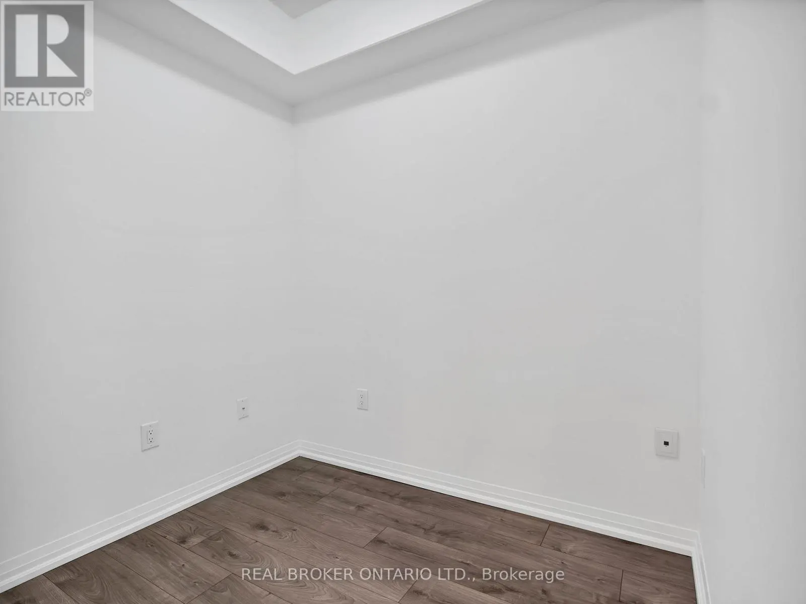 706 - 741 SHEPPARD AVENUE W