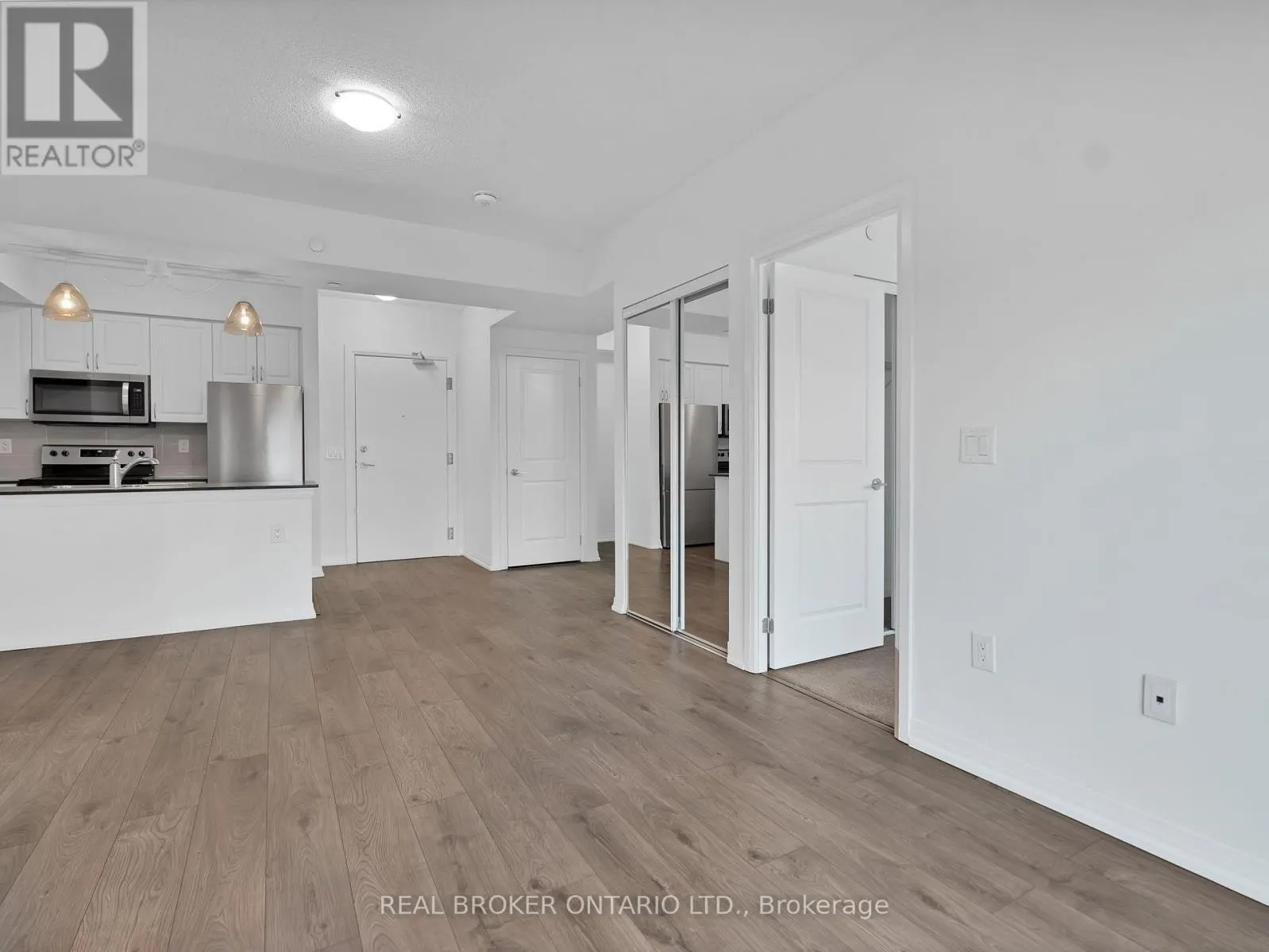 706 - 741 SHEPPARD AVENUE W