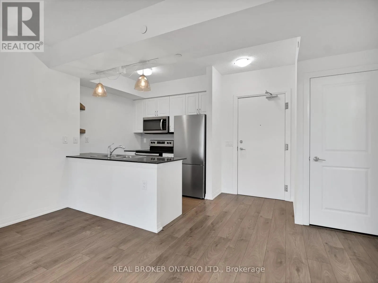 706 - 741 SHEPPARD AVENUE W