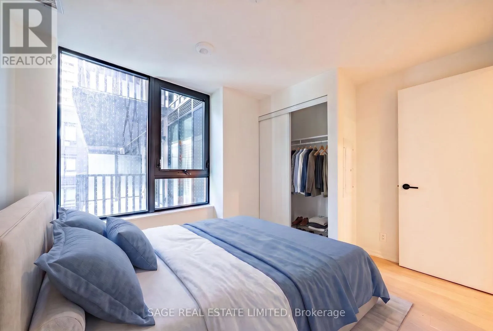 511 - 109 ERSKINE AVENUE