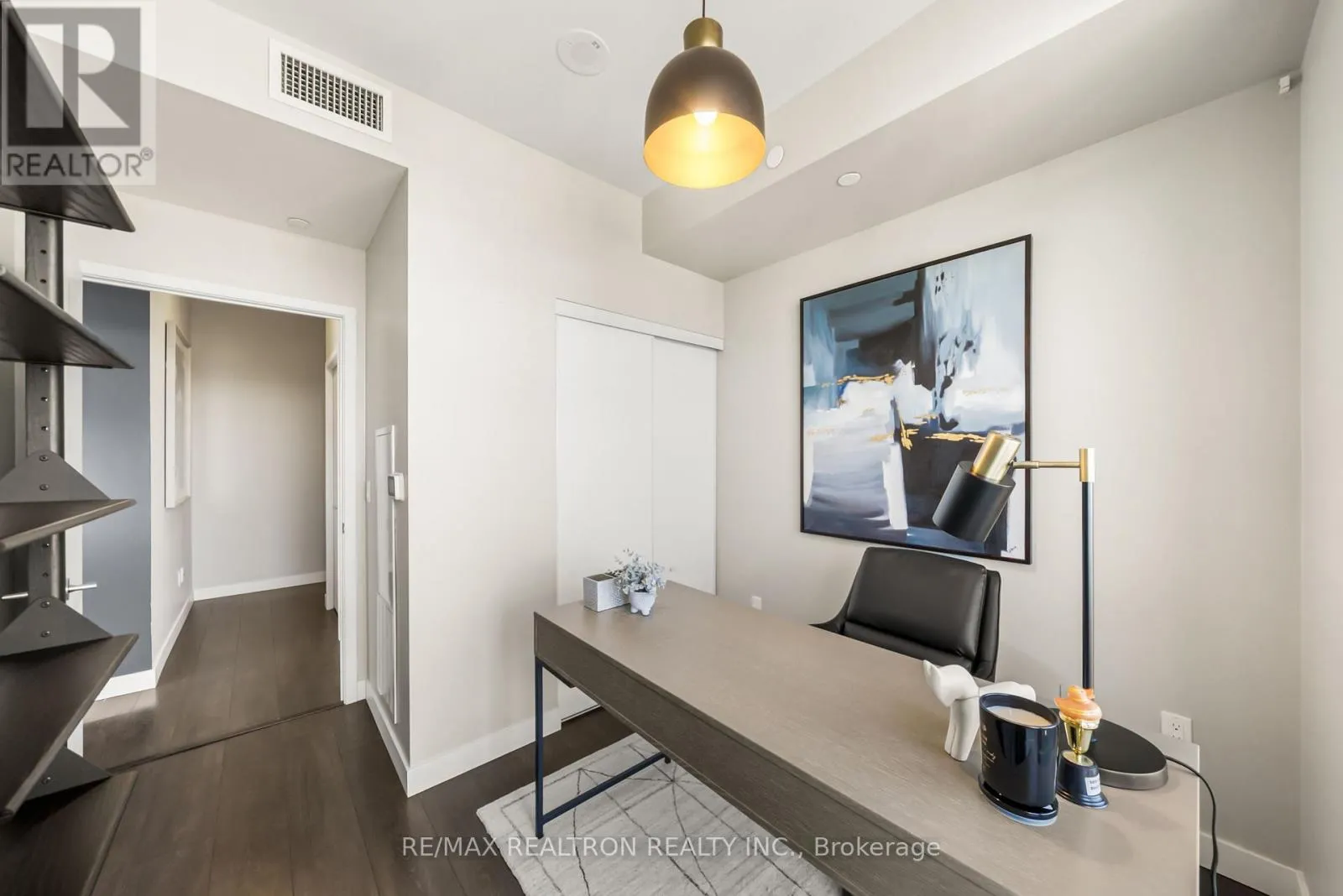 4711 - 8 EGLINTON AVENUE E