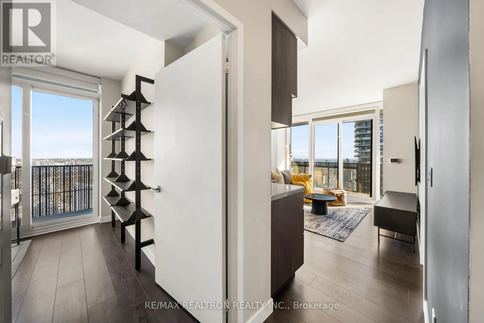 4711 - 8 EGLINTON AVENUE E