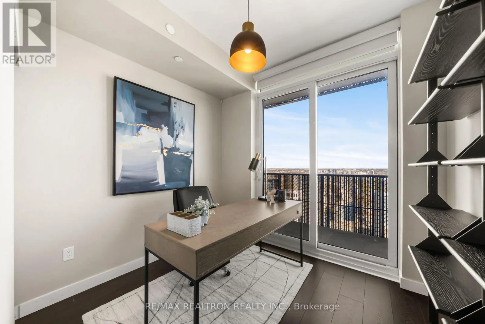 4711 - 8 EGLINTON AVENUE E