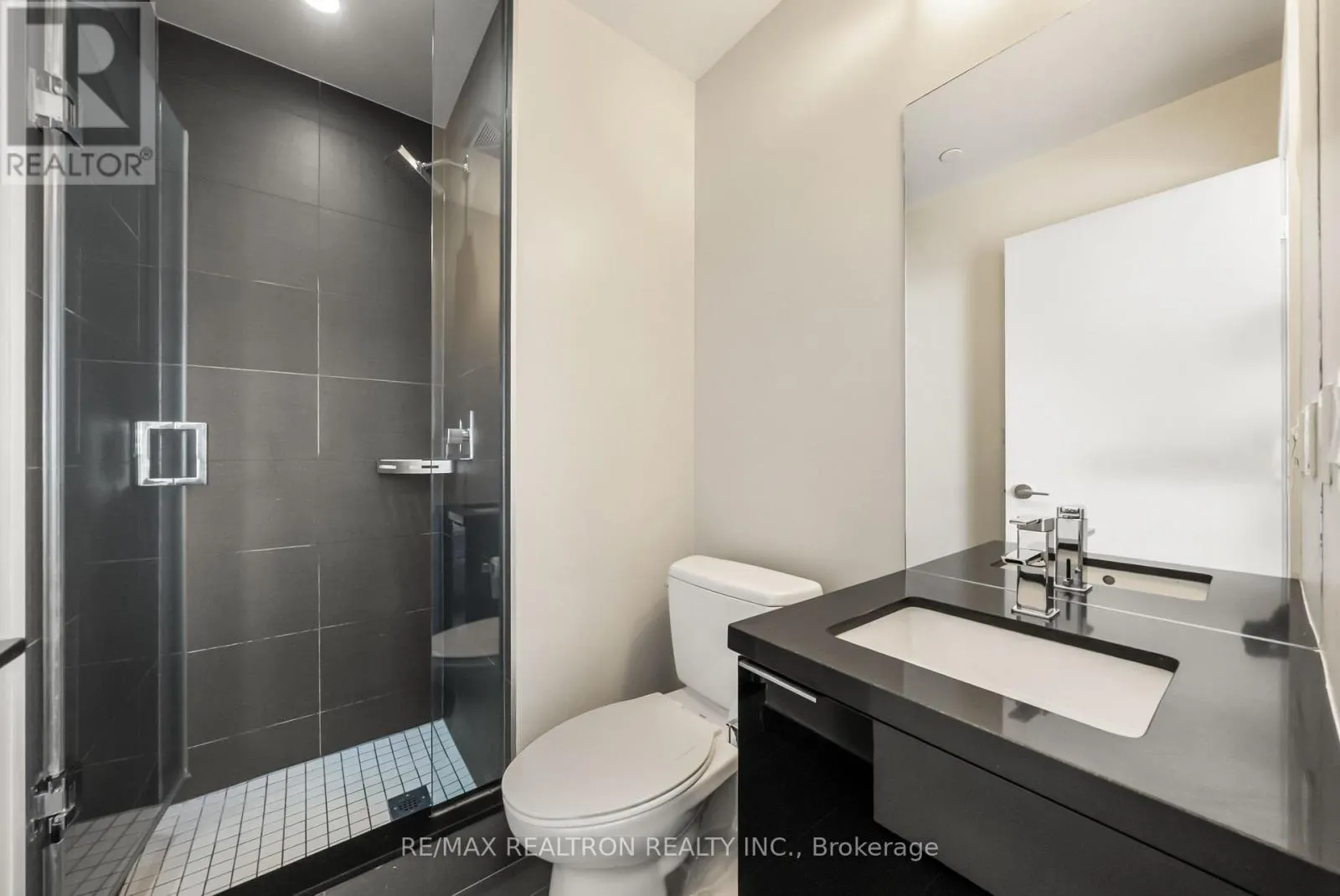 4711 - 8 EGLINTON AVENUE E