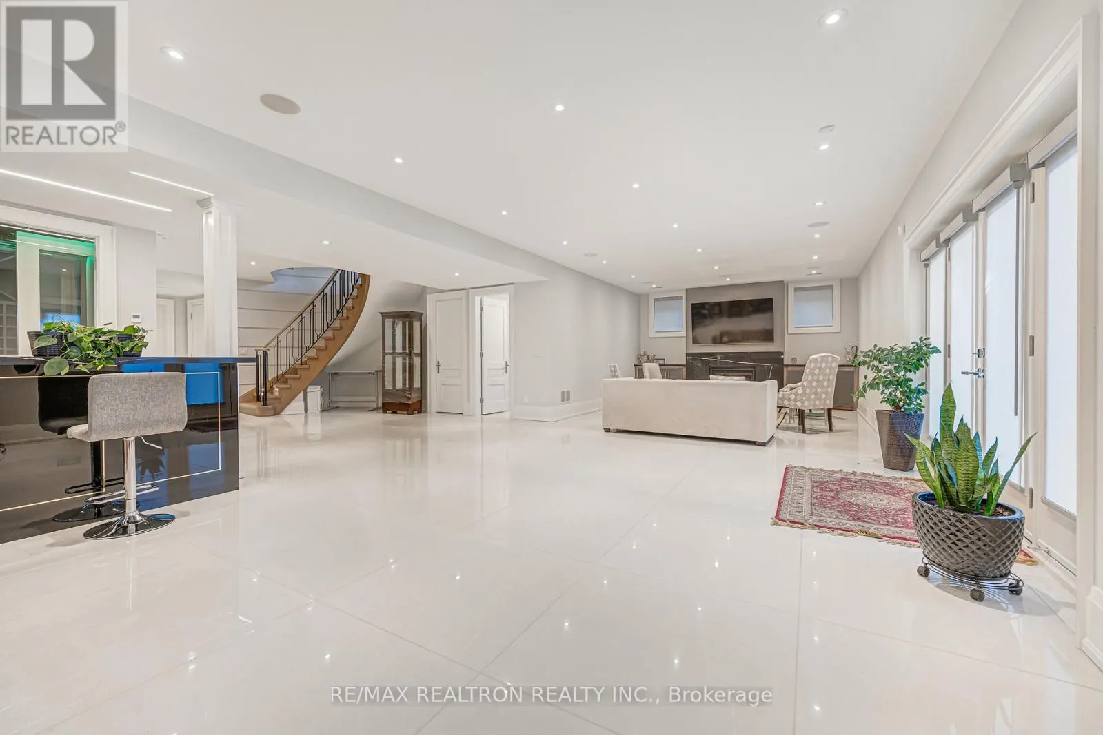 319 BETTY ANN DRIVE