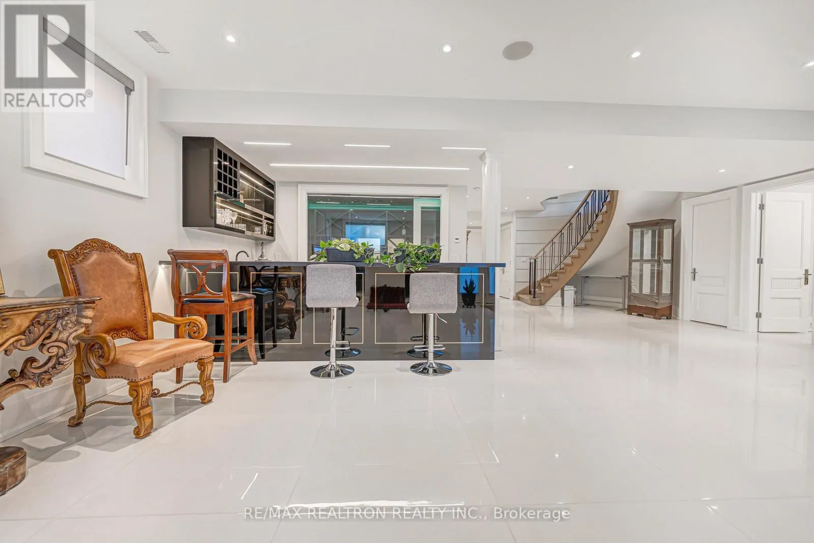 319 BETTY ANN DRIVE