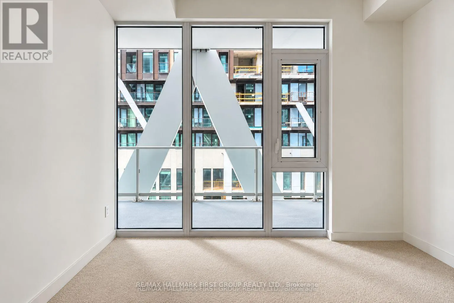 1235 - 230 SIMCOE STREET