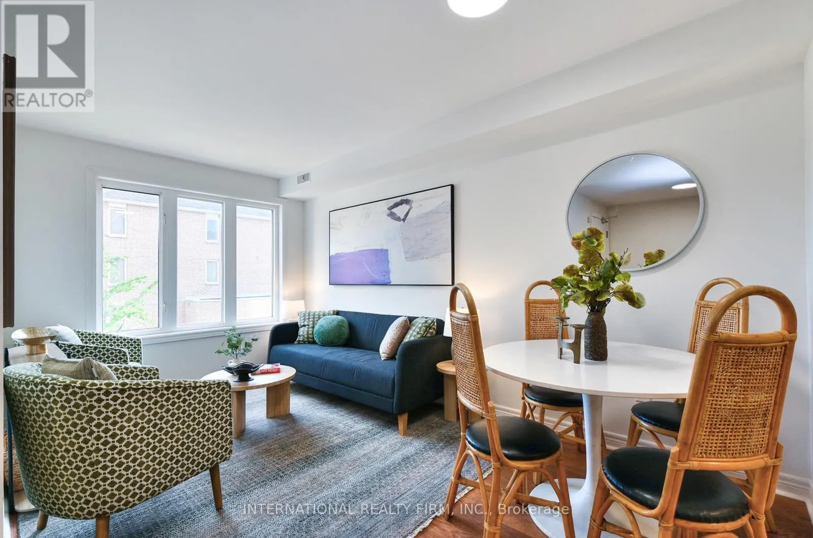 201 - 60 AERODROME CRESCENT