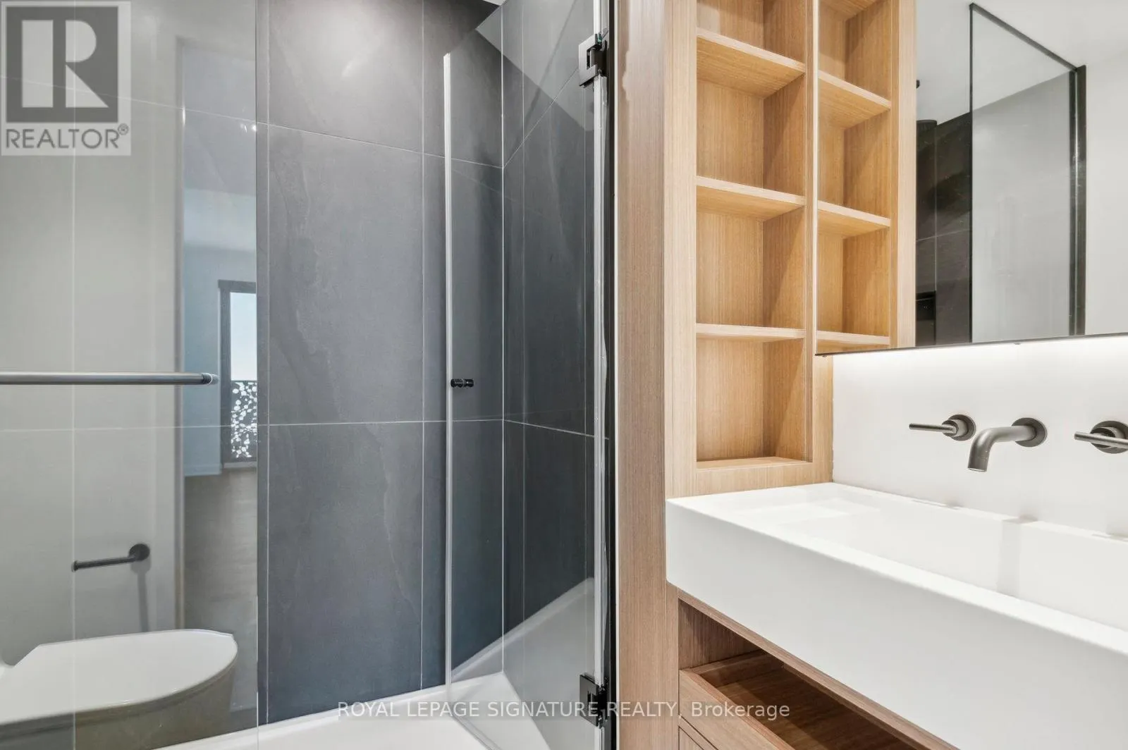 3703 - 55 CHARLES STREET E