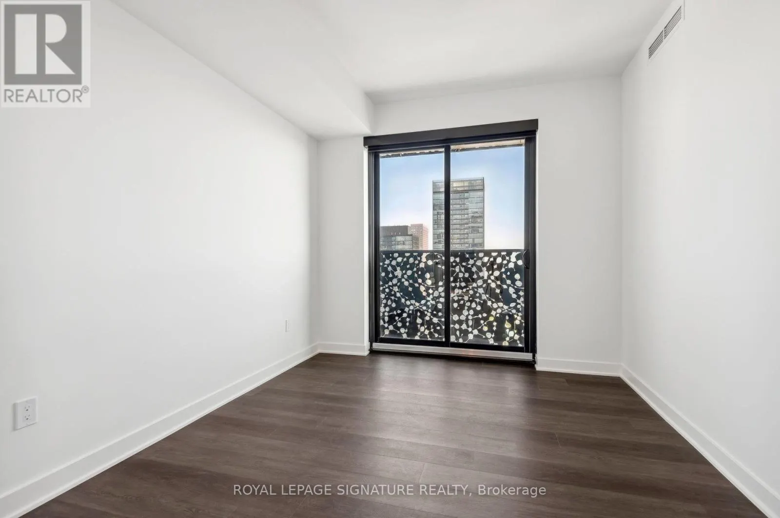 3703 - 55 CHARLES STREET E