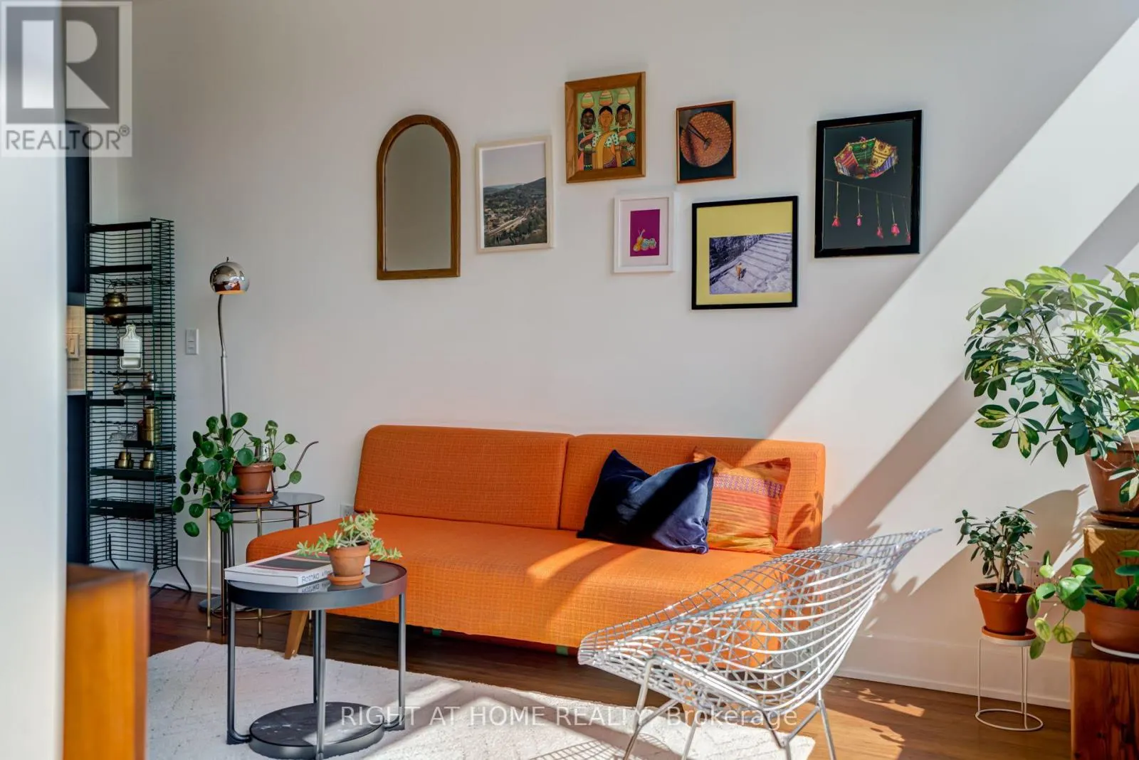 805 - 90 TRINITY STREET