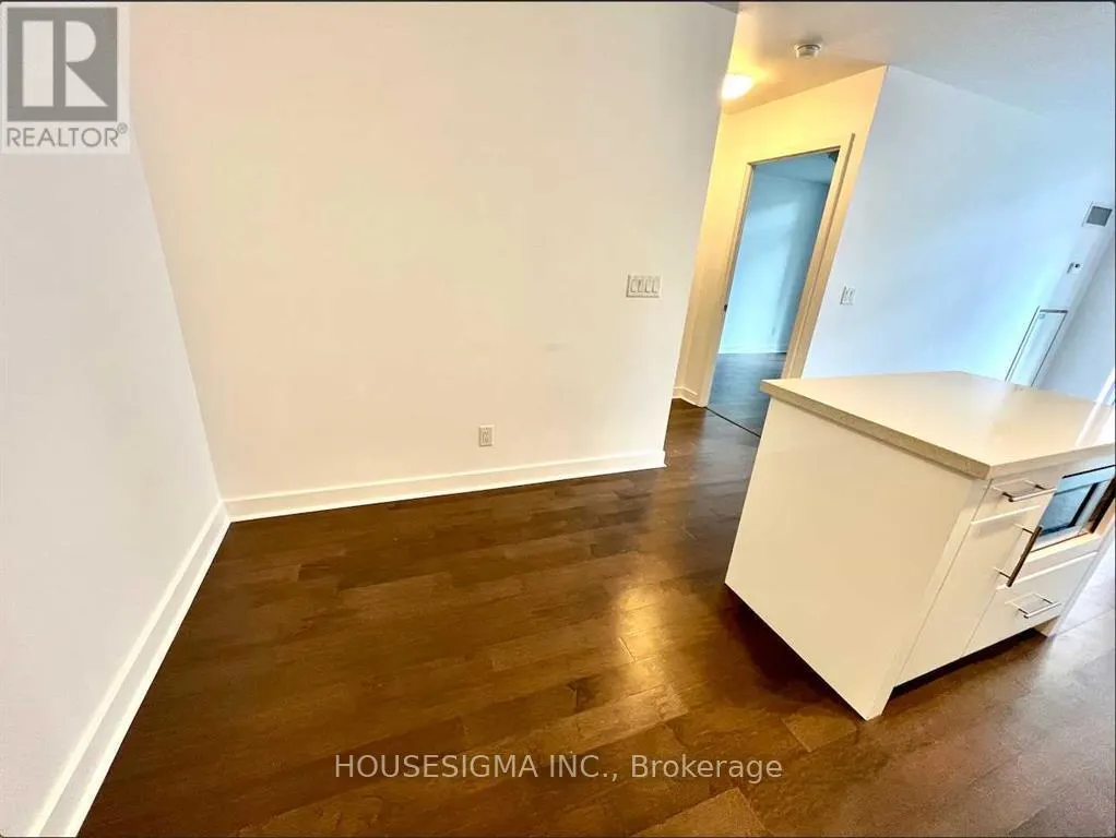1005 - 58 ORCHARD VIEW BOULEVARD
