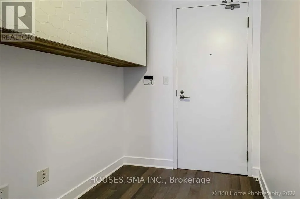1005 - 58 ORCHARD VIEW BOULEVARD