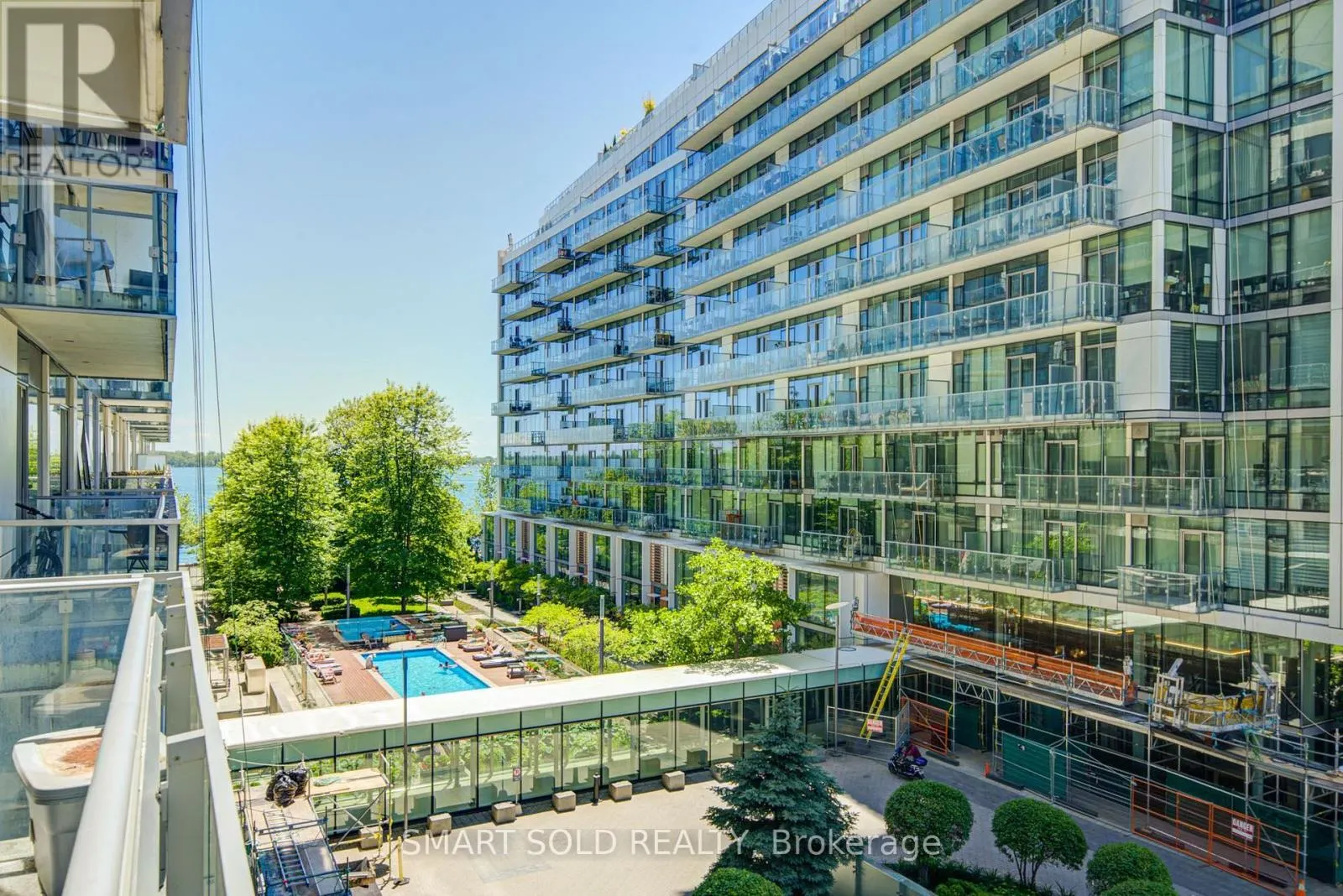 436 - 39 QUEENS QUAY E