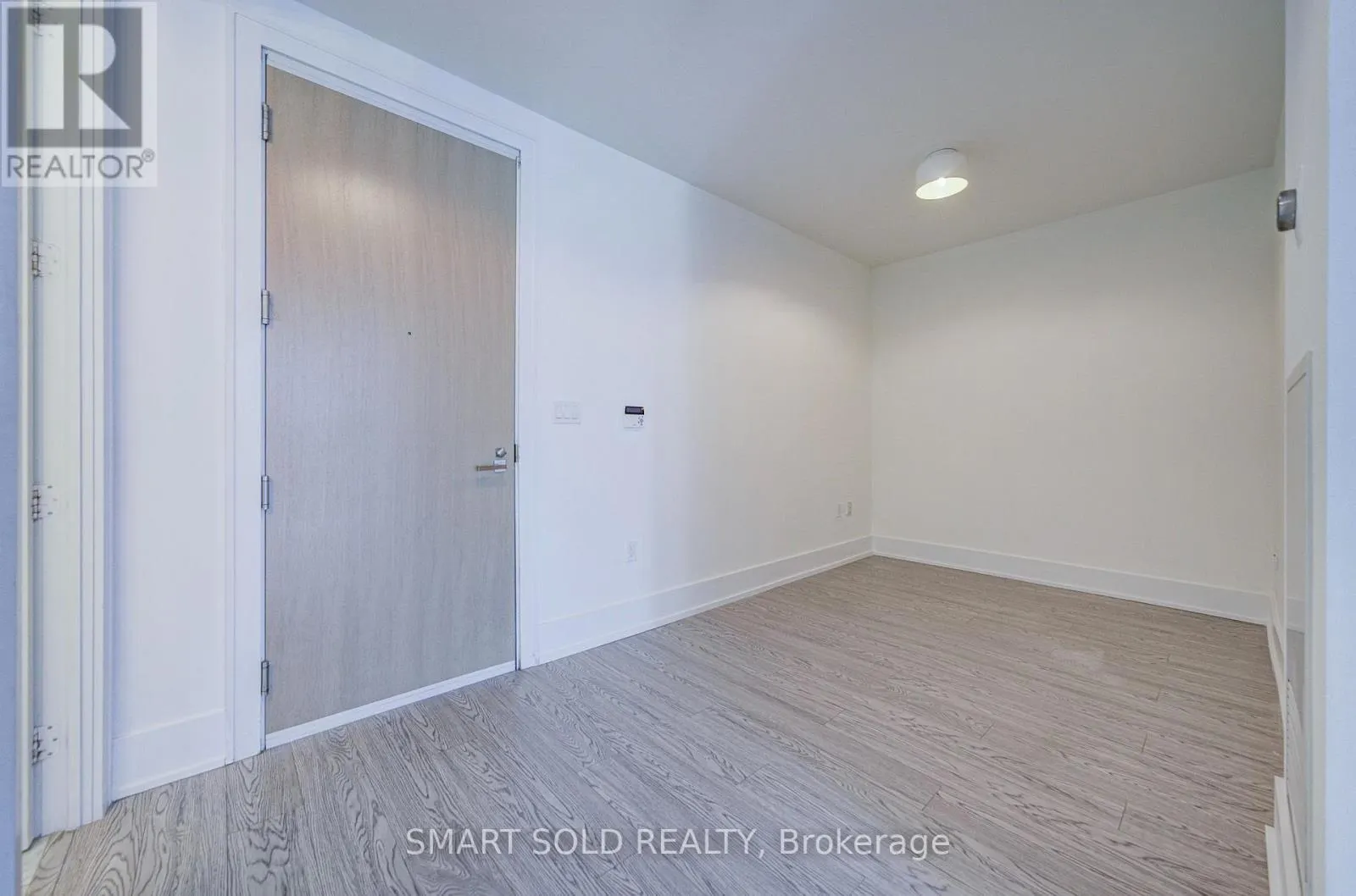 436 - 39 QUEENS QUAY E