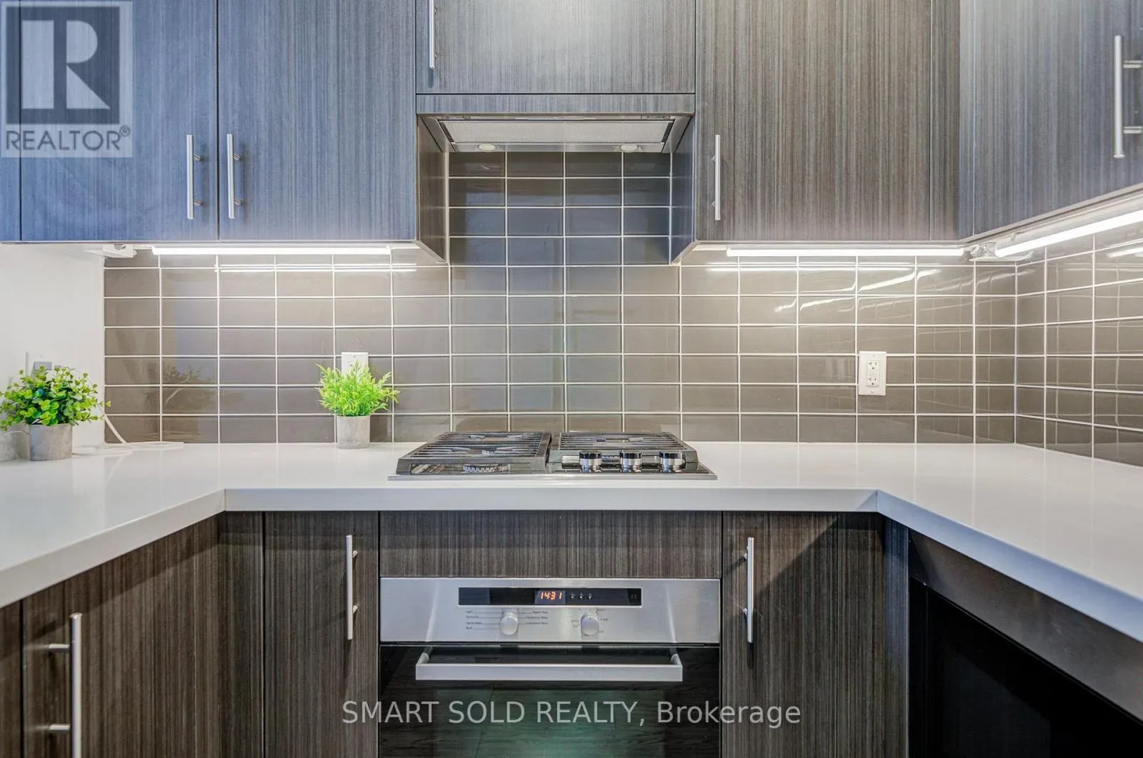 436 - 39 QUEENS QUAY E
