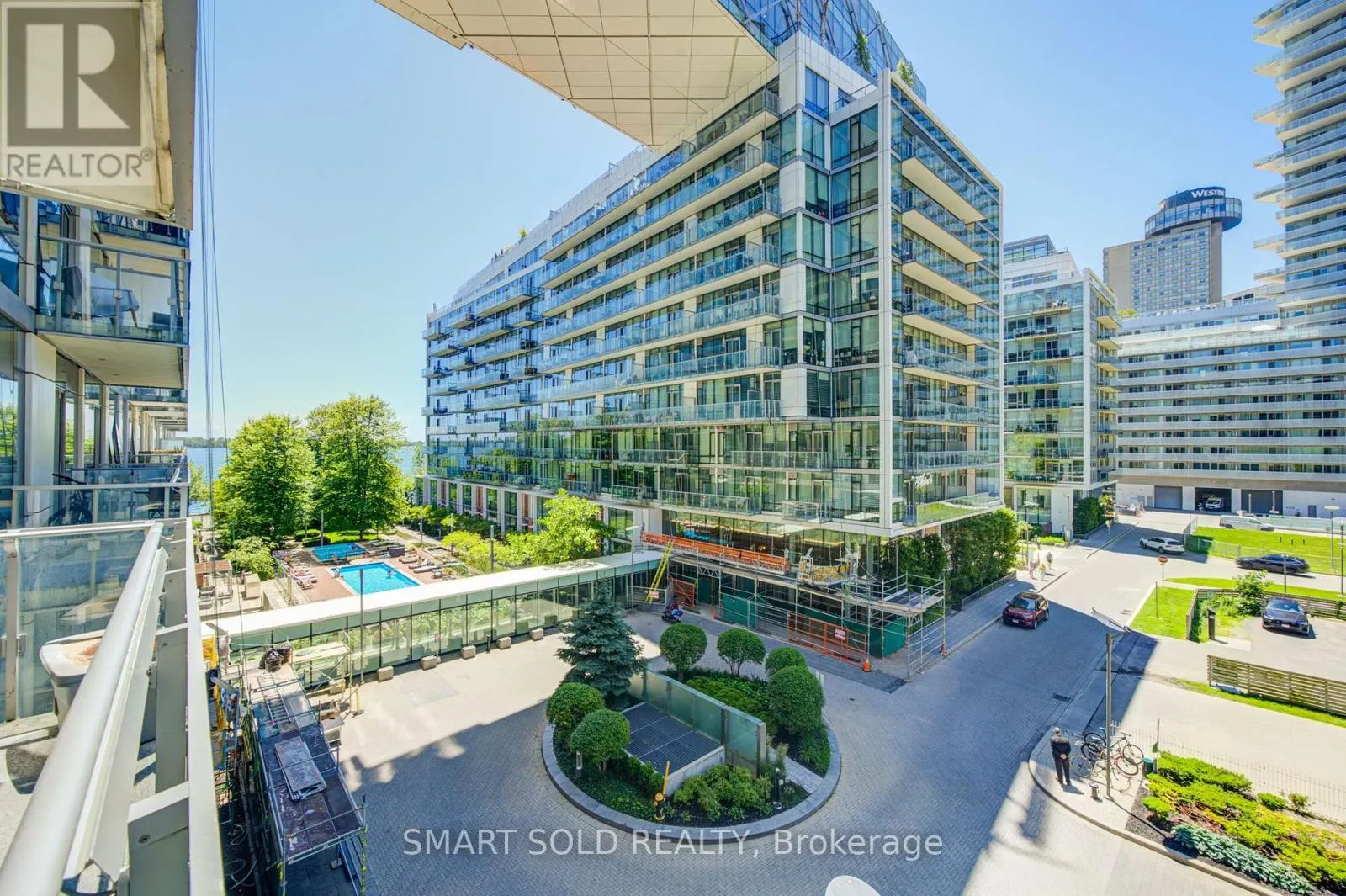 436 - 39 QUEENS QUAY E