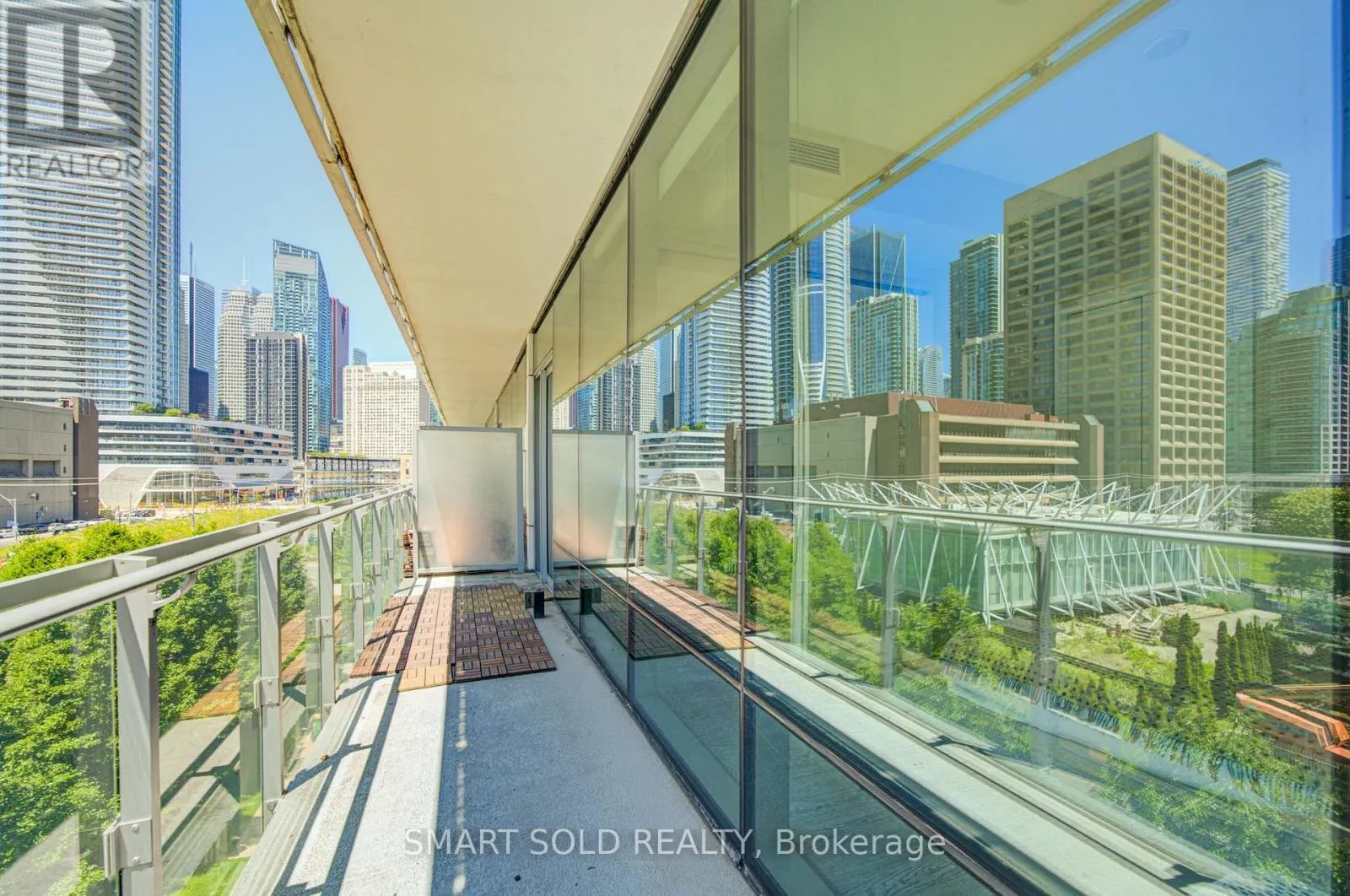 436 - 39 QUEENS QUAY E