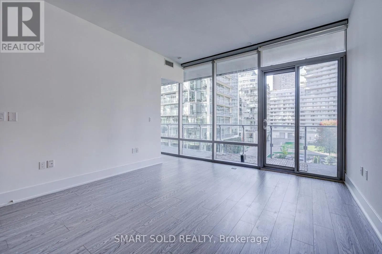 436 - 39 QUEENS QUAY E