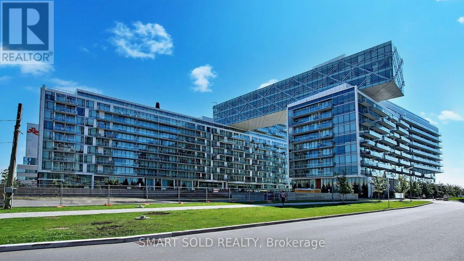 436 - 39 QUEENS QUAY E