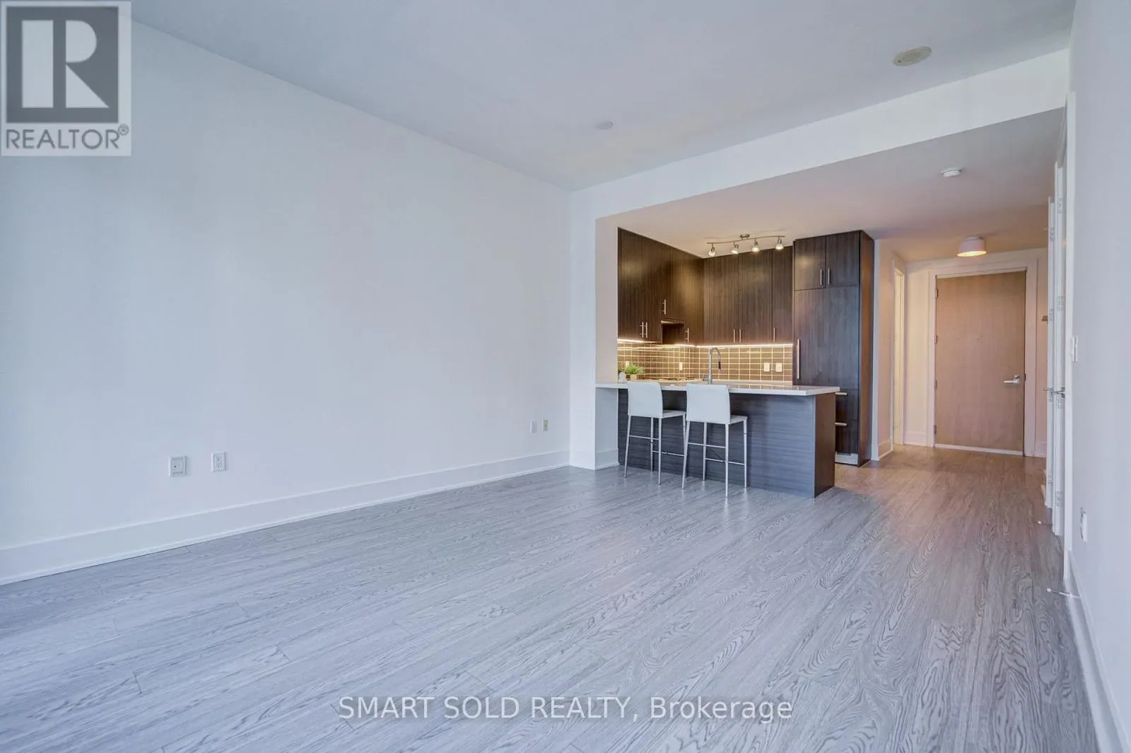 436 - 39 QUEENS QUAY E