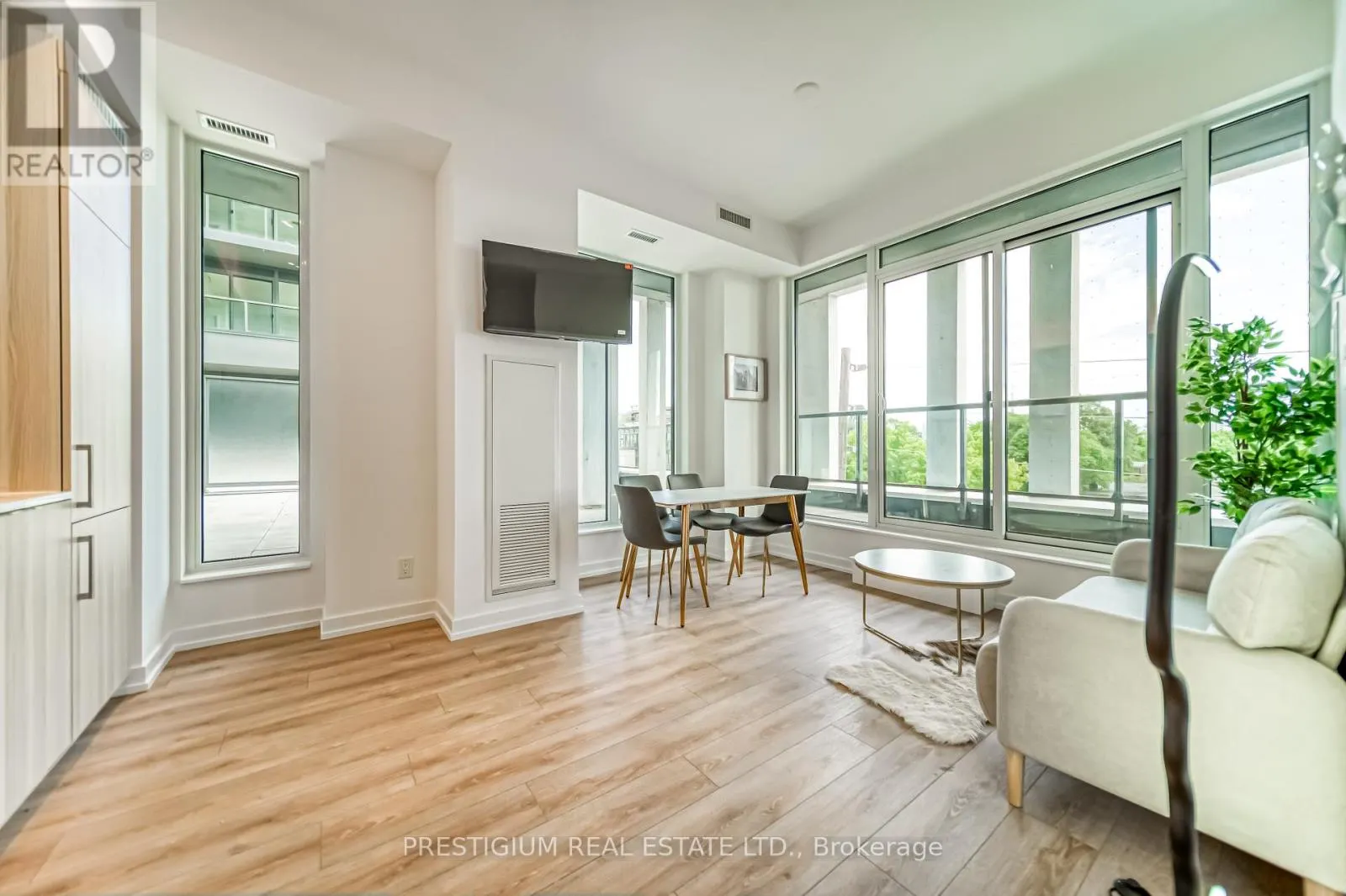 303 - 500 DUPONT STREET