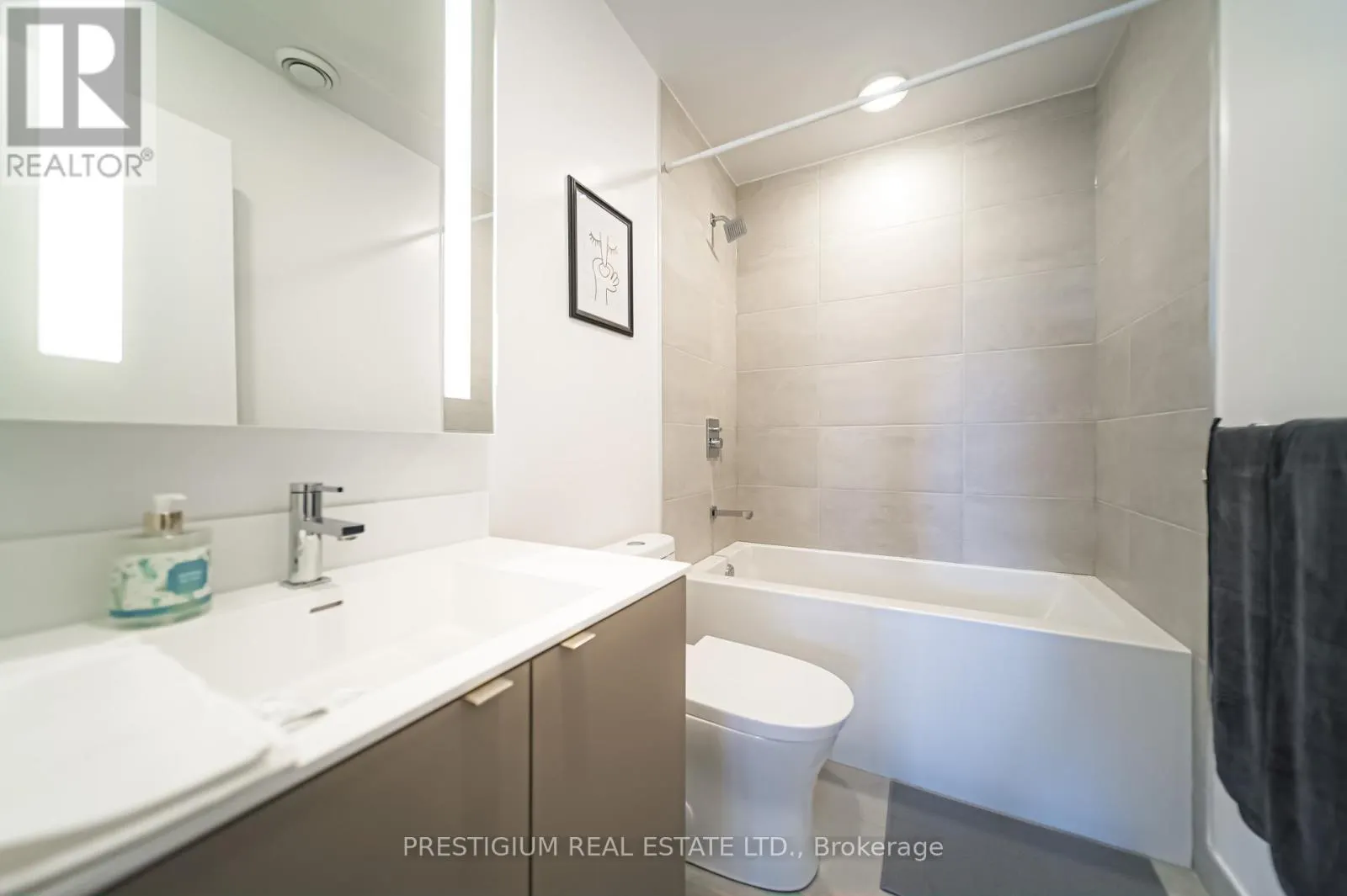 303 - 500 DUPONT STREET