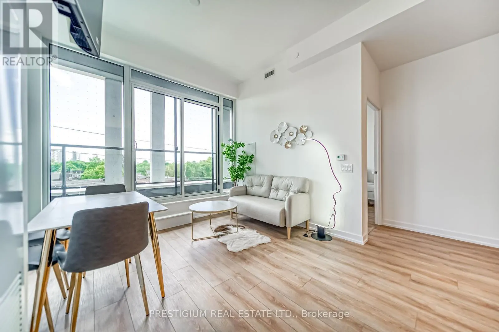 303 - 500 DUPONT STREET