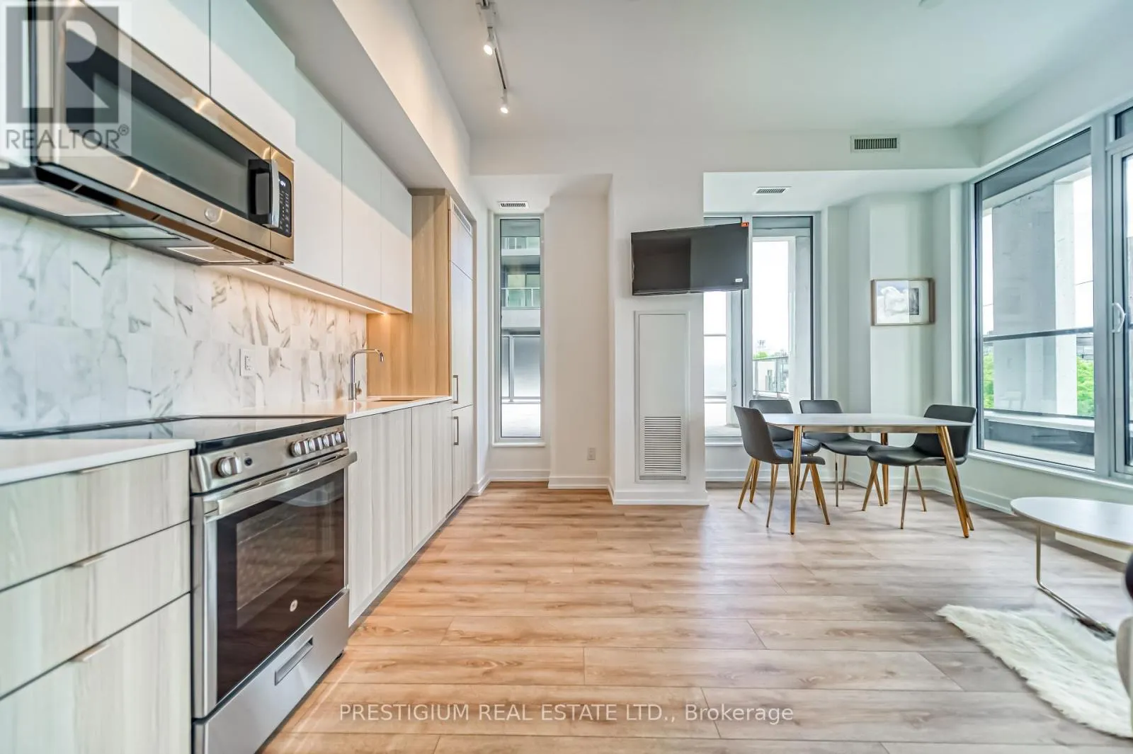 303 - 500 DUPONT STREET