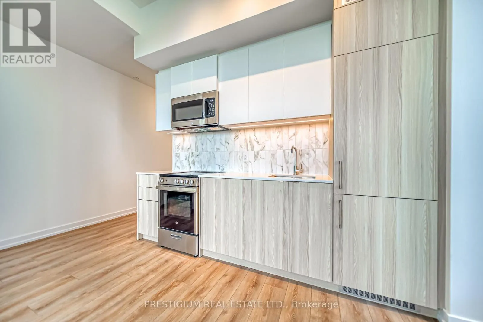303 - 500 DUPONT STREET