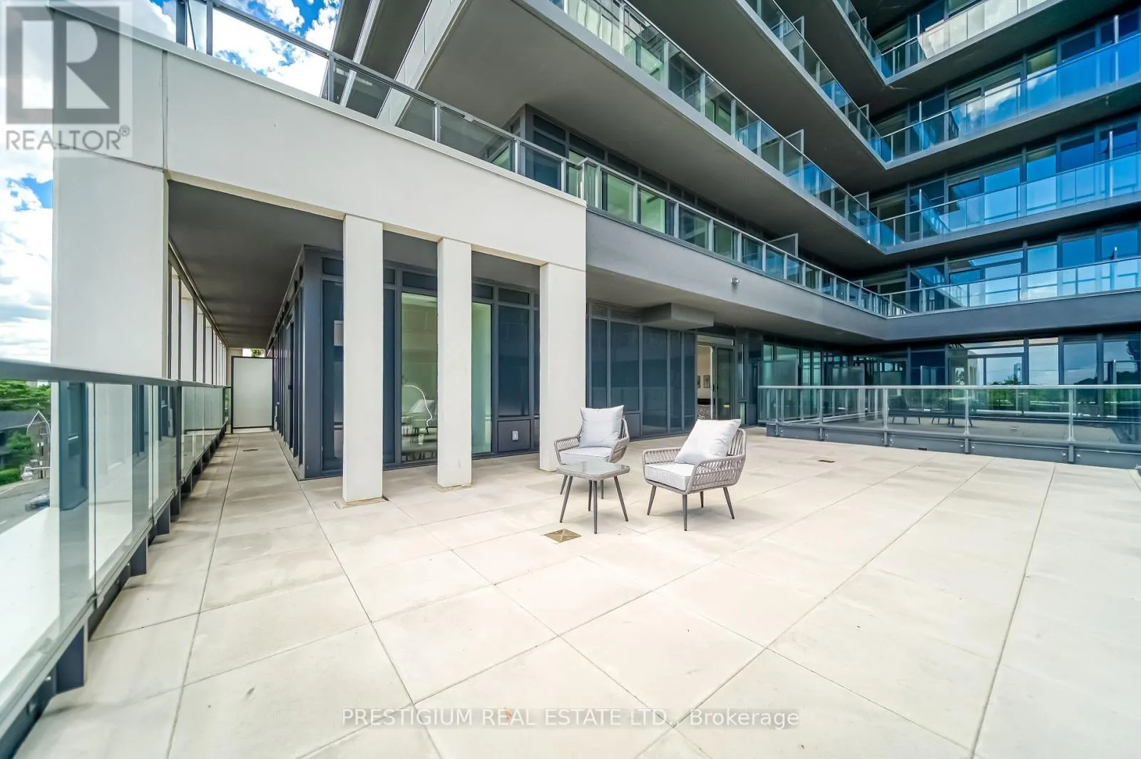 303 - 500 DUPONT STREET