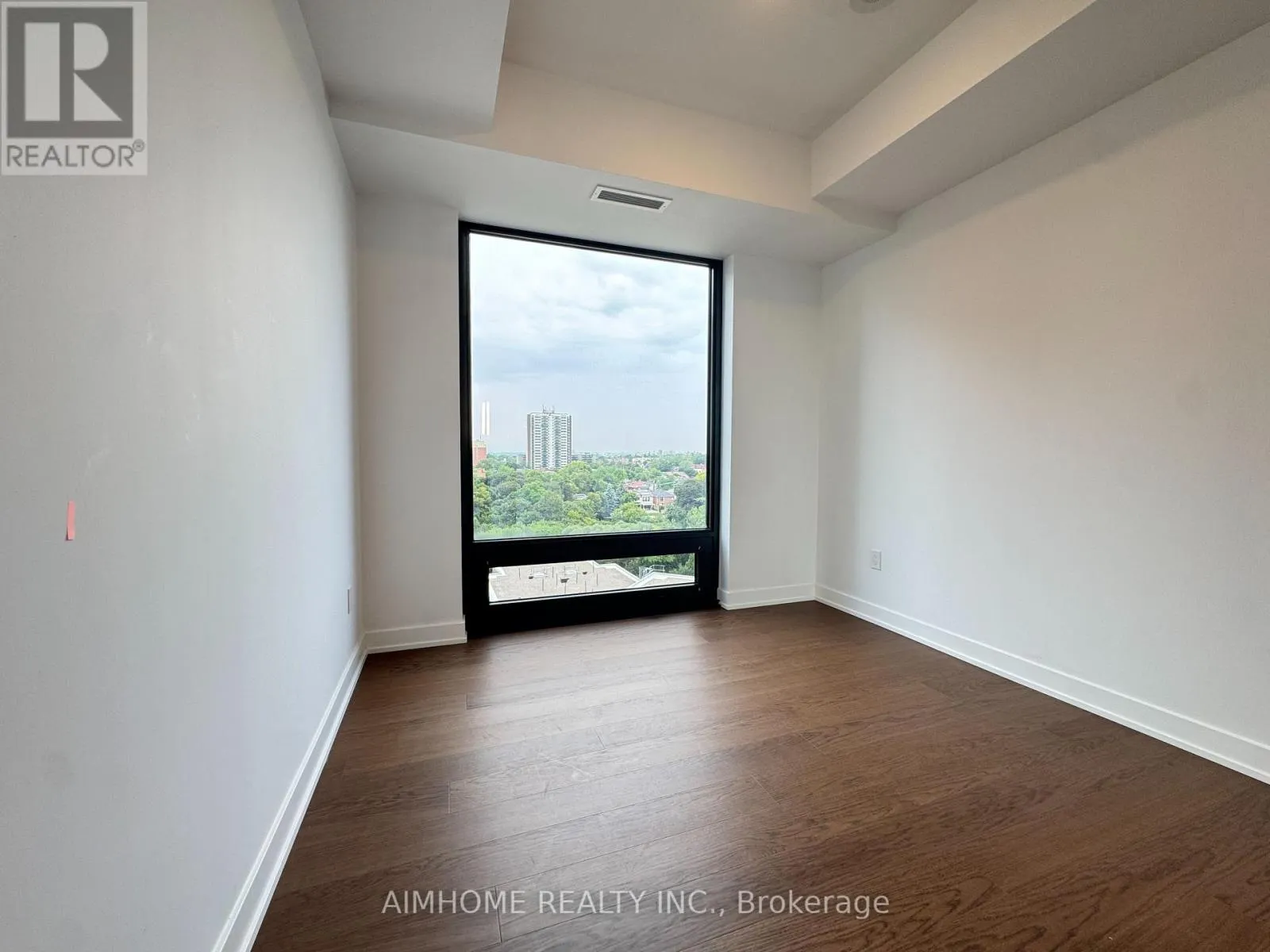 1606 - 91 MONTCLAIR AVENUE