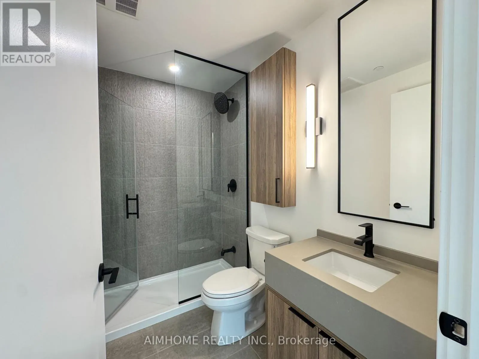 1606 - 91 MONTCLAIR AVENUE